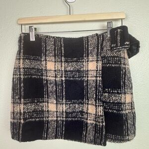 Urban Outfitters Black and Cream Plaid Mini Skirt